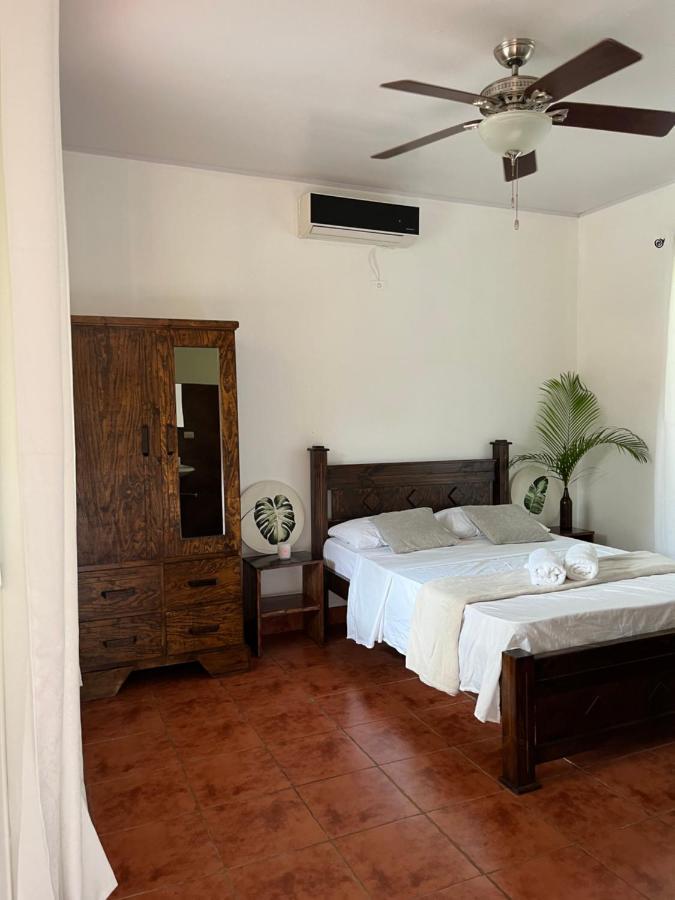 Bed and Breakfast La Jungla Puerto Carrillo Exterior foto