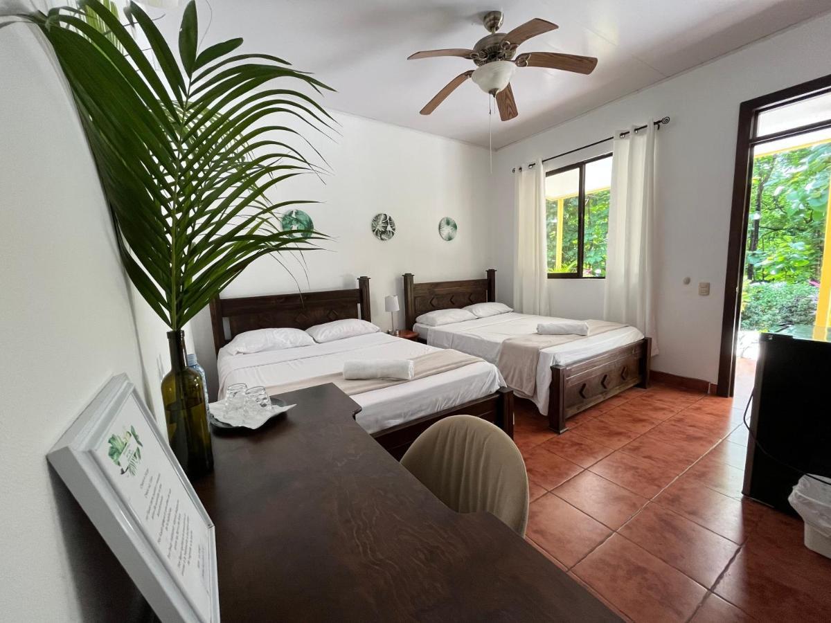 Bed and Breakfast La Jungla Puerto Carrillo Exterior foto