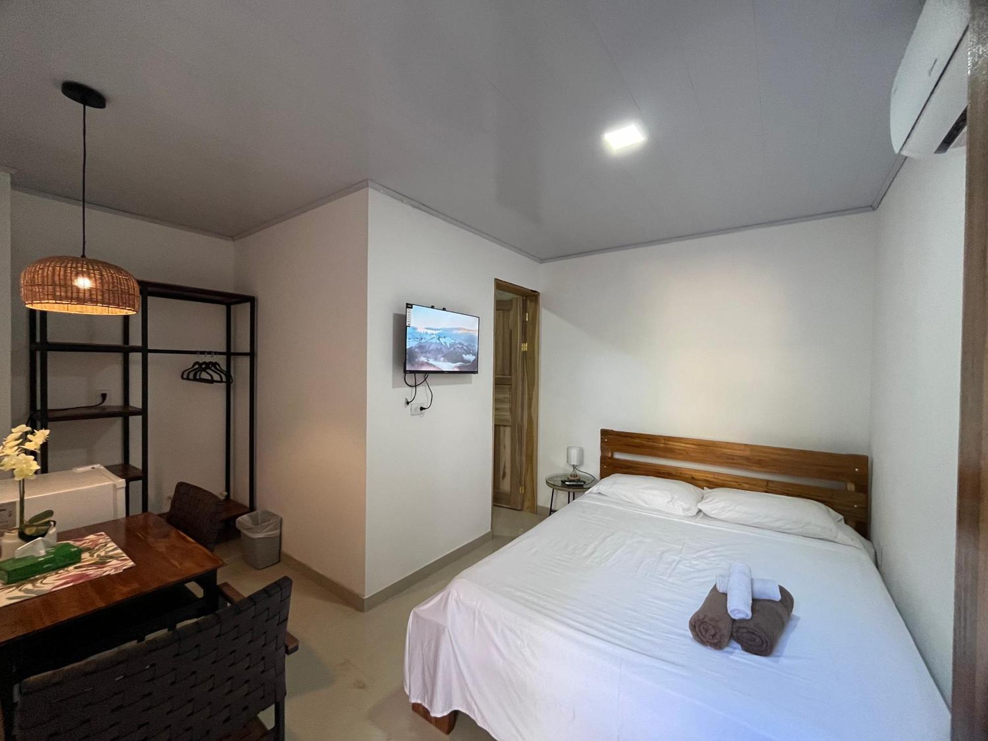Bed and Breakfast La Jungla Puerto Carrillo Exterior foto